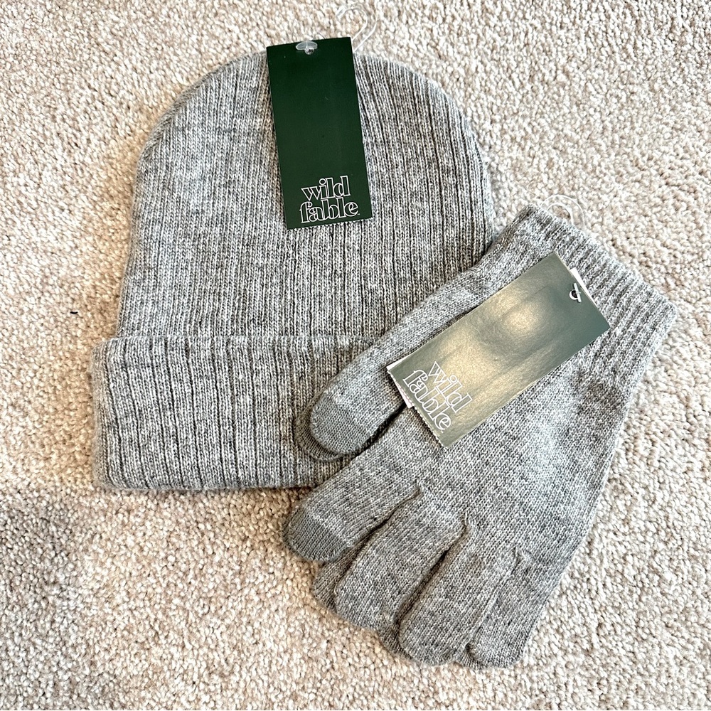 Hat & Gloves